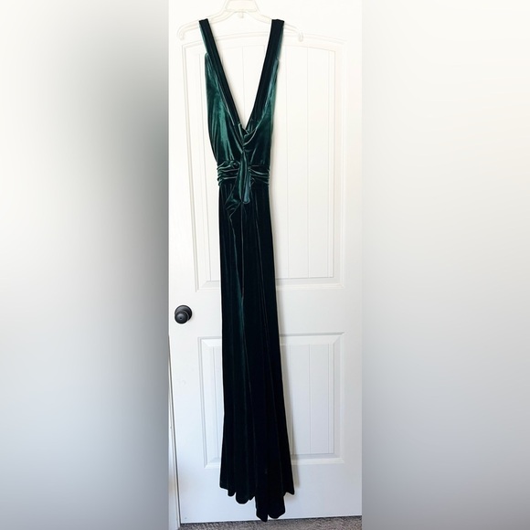 Revelry Dylan Velvet Dress Emerald - Picture 8 of 12